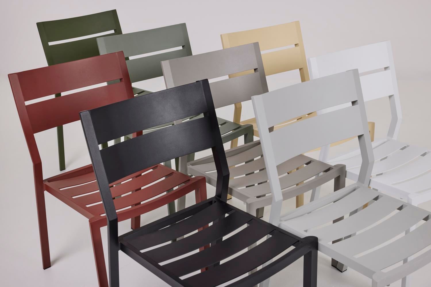 Delia Diningstuhl Lemon