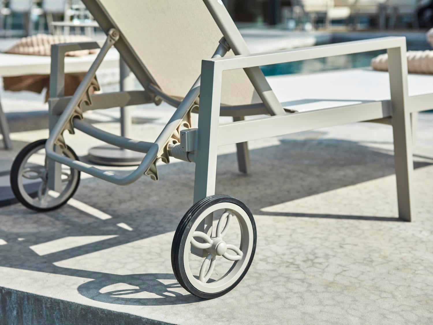 Leone Liege Khaki/Off-white