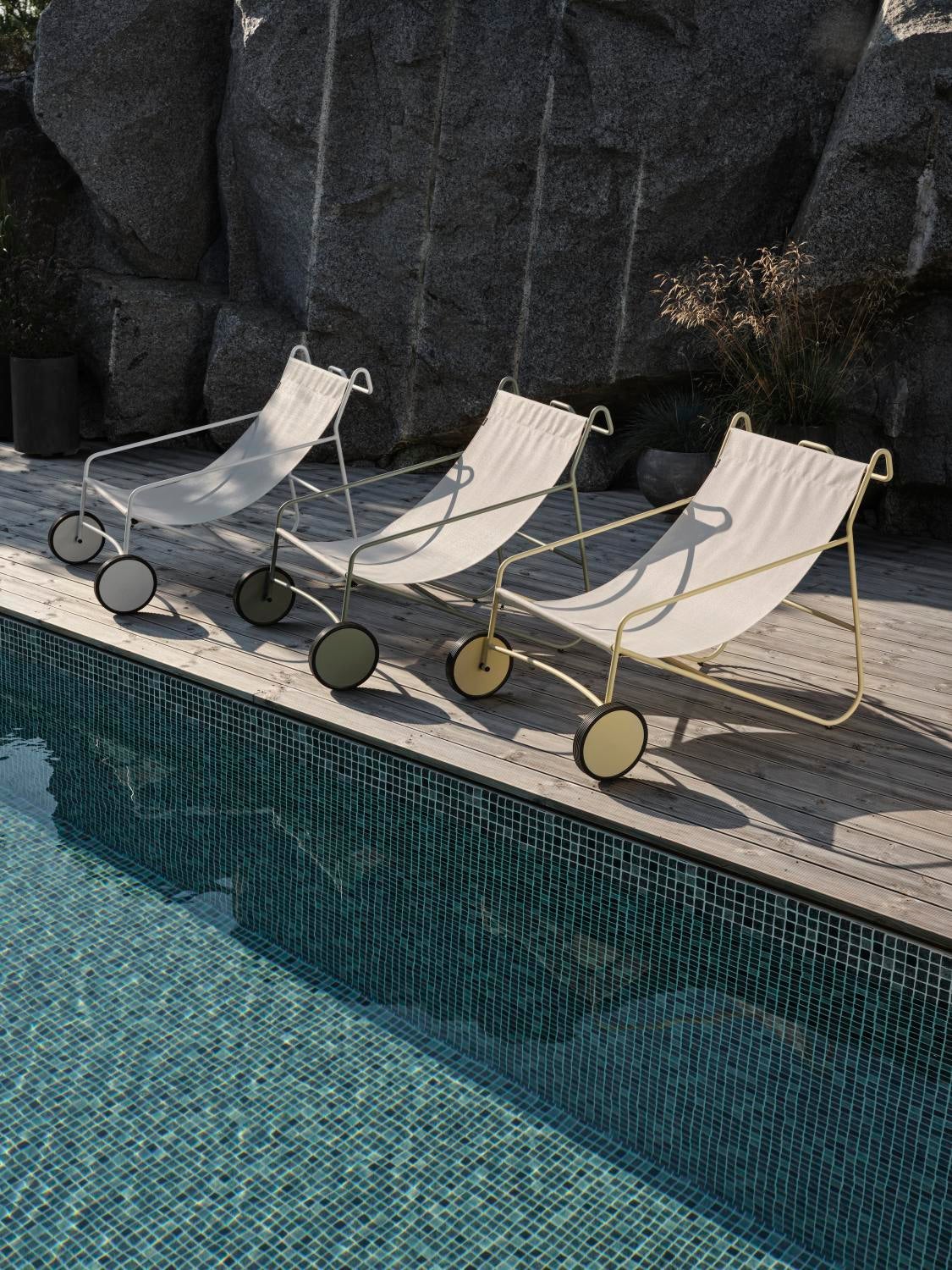 Poul Chair Loungesessel White_Offwhite