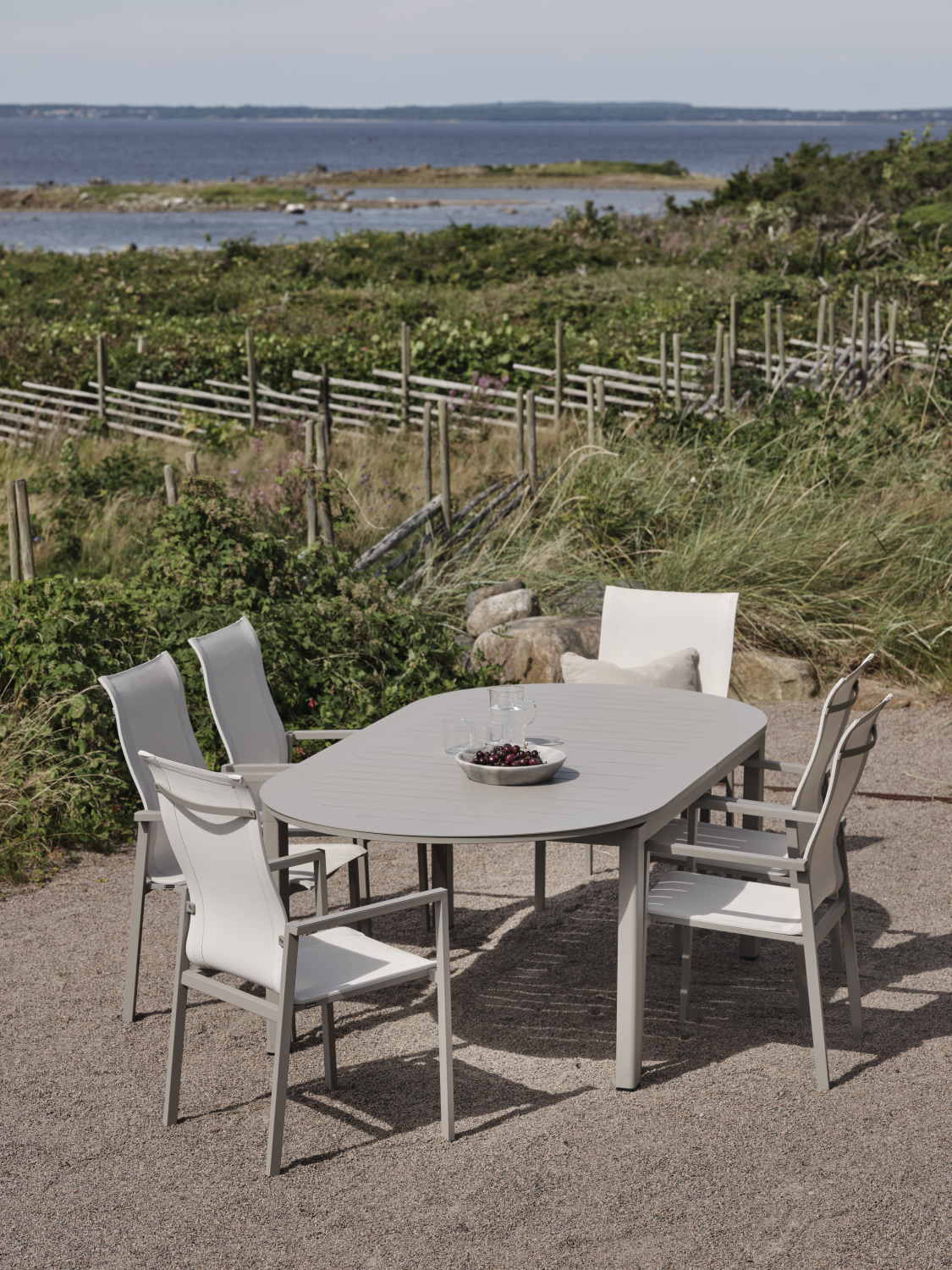 Lomma Elipse Esstisch Khaki