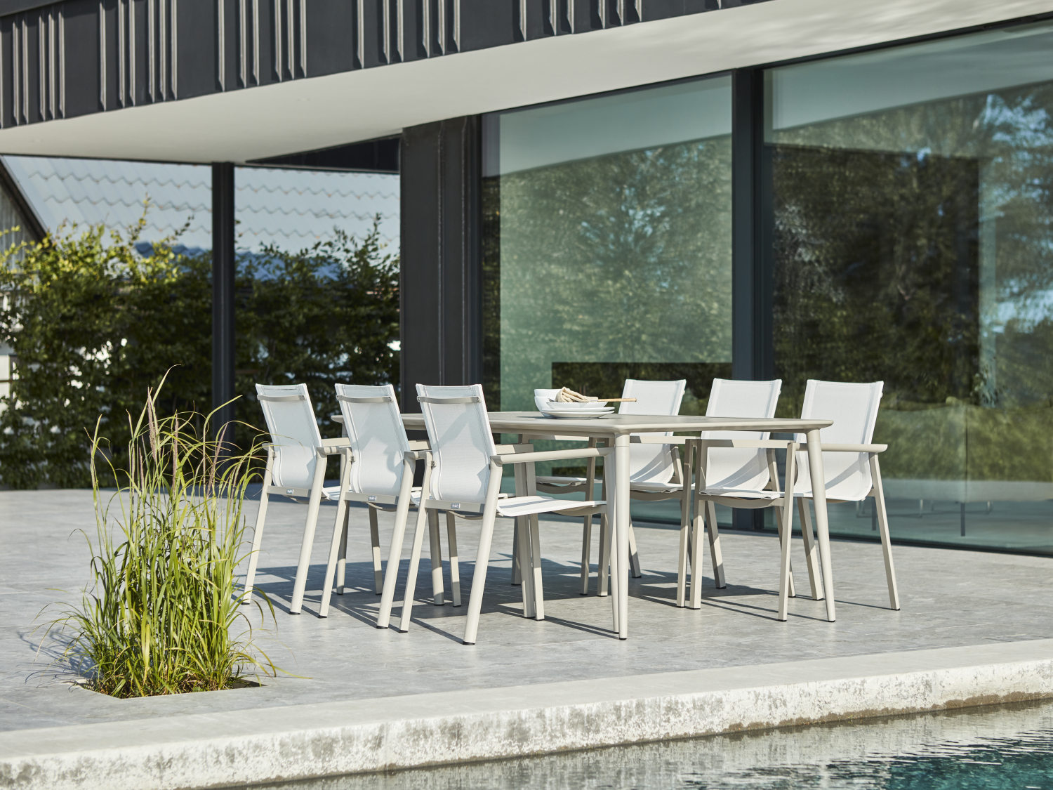 Nimes Esstisch Khaki