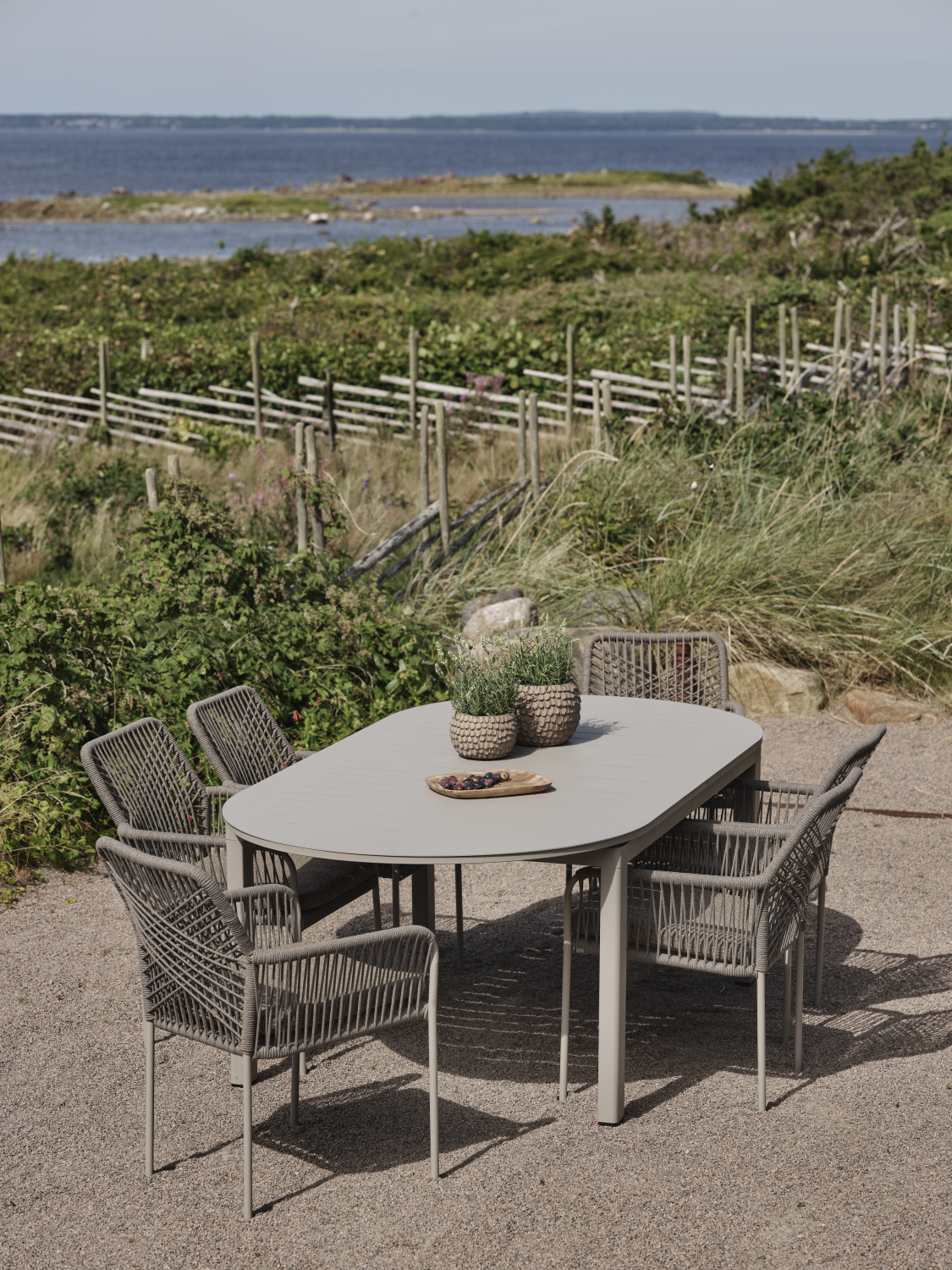 Lomma Elipse Esstisch Khaki