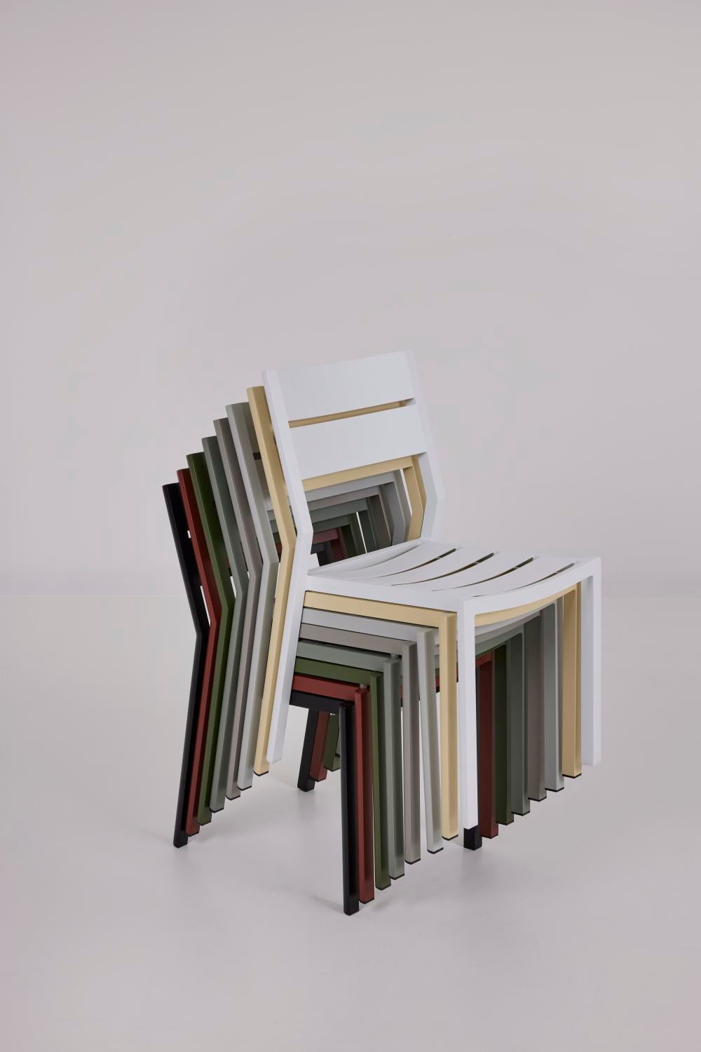 Delia Diningstuhl Lemon